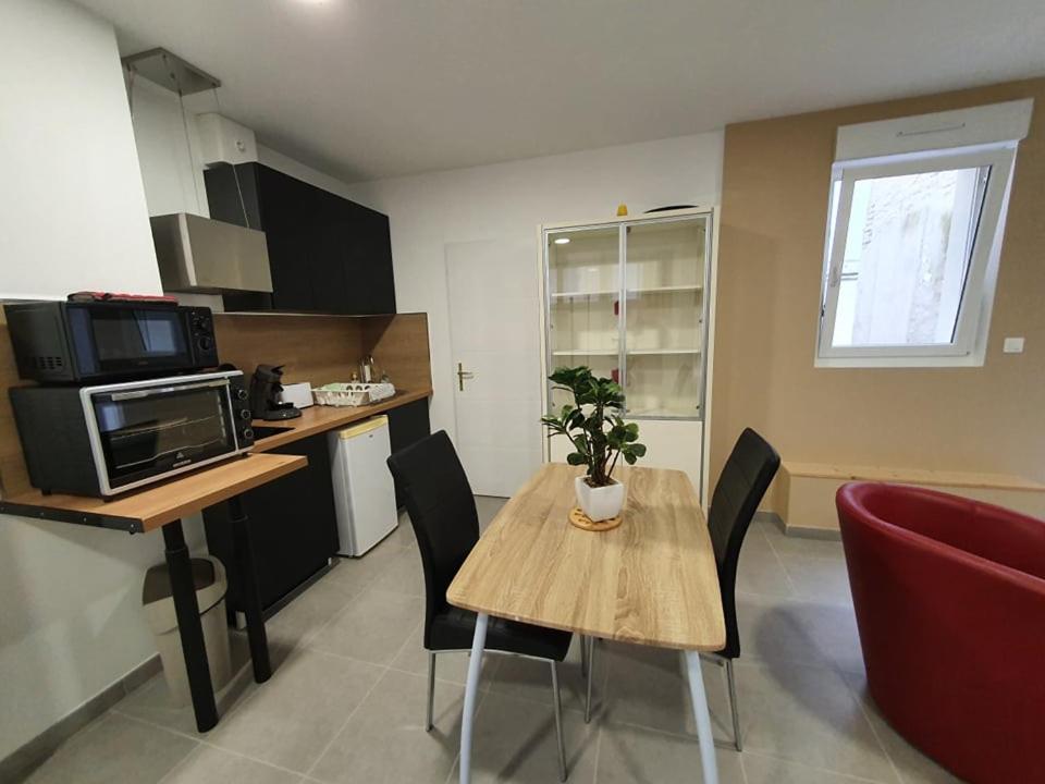Grand studio Gravelines centre , 5 mn du cnpe et de la plage, absence de chambre privative Extérieur photo